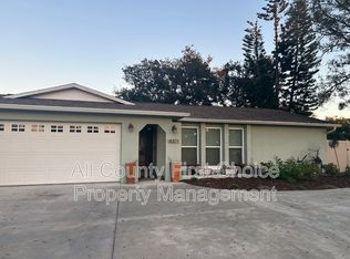 8303 Monarch Cir, Seminole, FL 33772