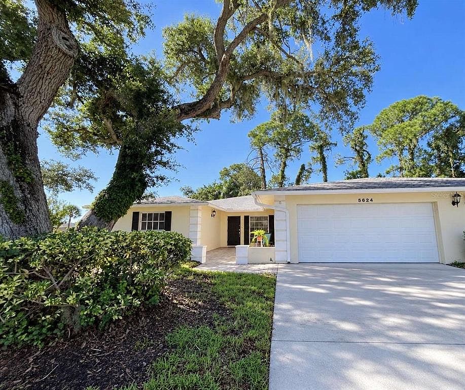 5624 PALM AIRE DRIVE #V105 — Palm Aire Country Club
