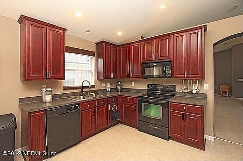 4th image of 108 N Aberdeenshire Dr
