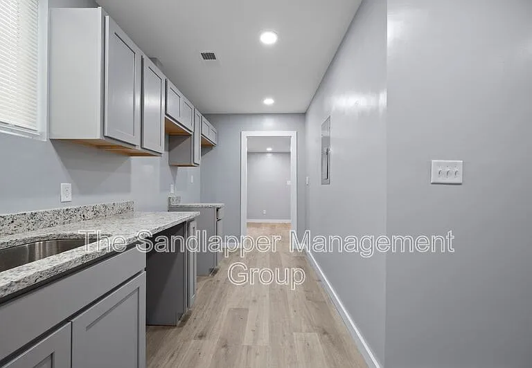 2645 Oregon Ave — Photo 6