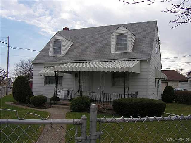 1st image of 5 Greenleaf Ln