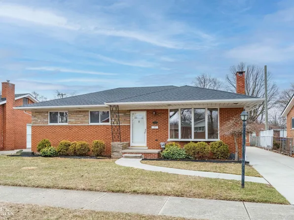 21304 Francis St, Saint Clair Shores, MI 48082