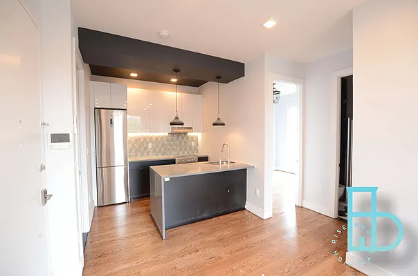 Rented by Miron Realty Group | media 25