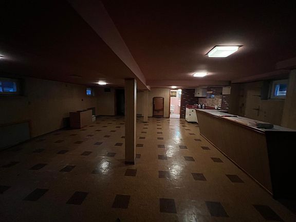 3rd image of 62 Kensington Ave