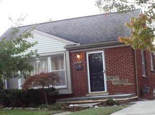 21336 Prestwick Ave, Harper Woods, MI 48225