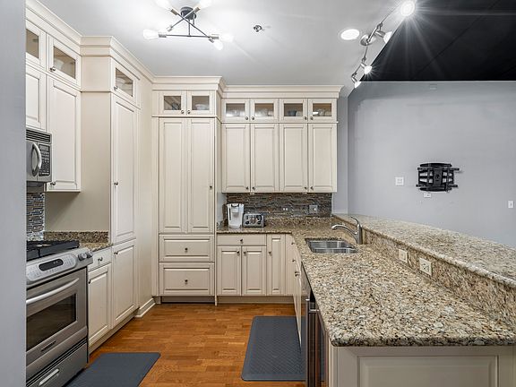 2nd image of 24 W Station St Unit 204W