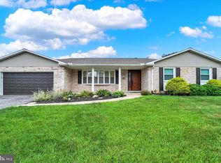 471 Hunting Park Ln, York, PA