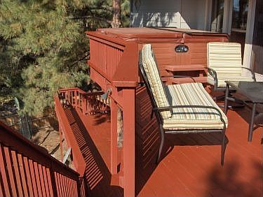 Grand Deck w/ Hot Tub