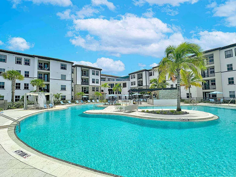 Legacy Naples Apartments — Photo 41