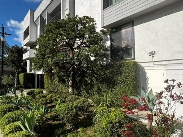 906 N Doheny Dr APT 221, West Hollywood, CA 90069