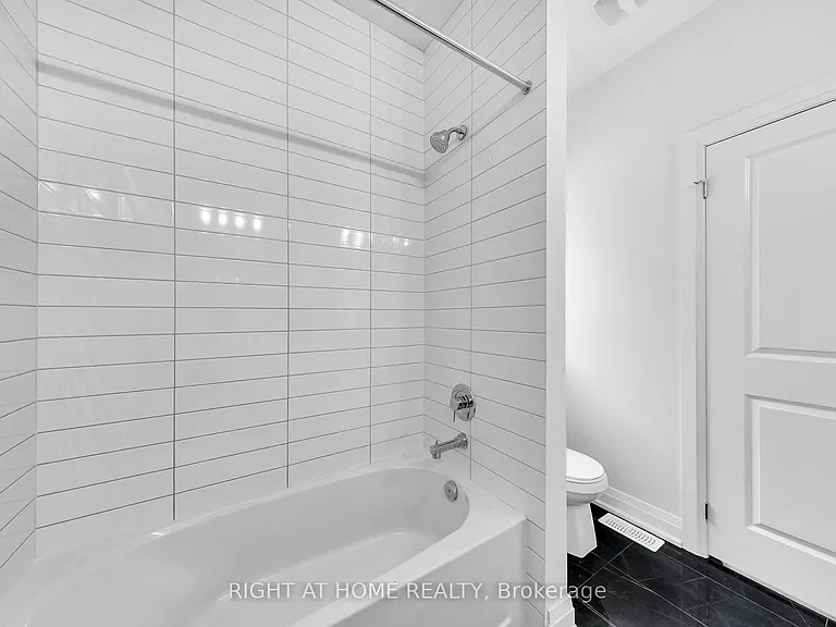 3 Speciosa St #UPPER — Photo 33