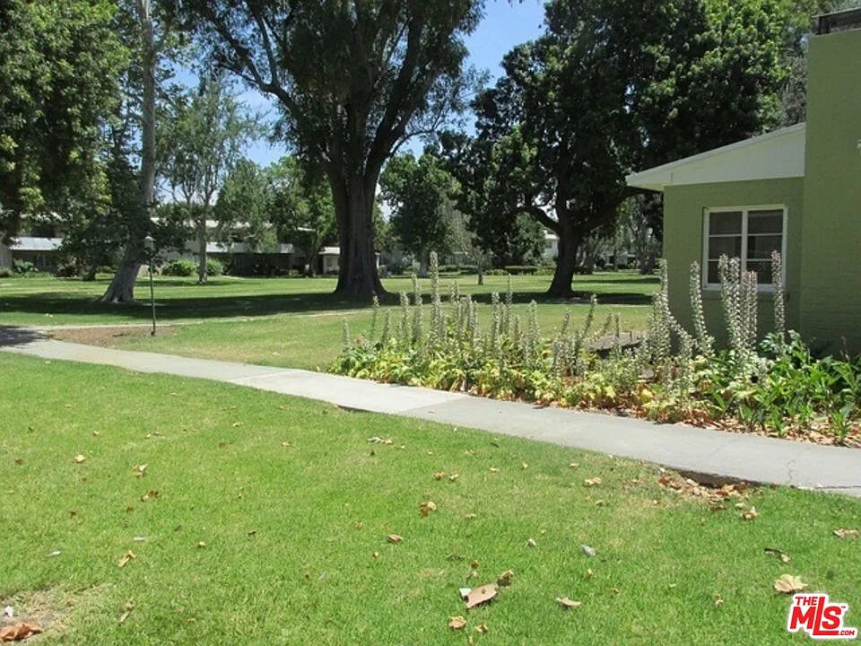 1 bed, 1.0 bath, 745 sqft, $3,200 — Photo 4