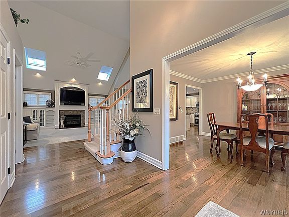 2nd image of 4059 Foxwood Ln