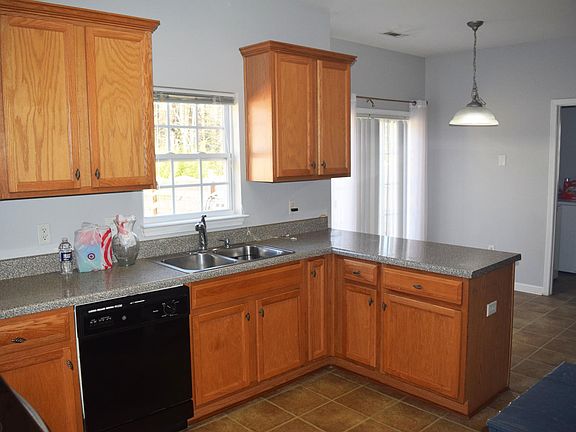 3rd image of 536 Cromwell Dr