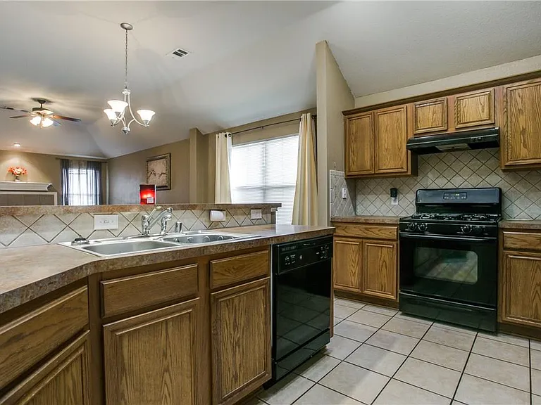 2867 Park Place Dr — Photo 9