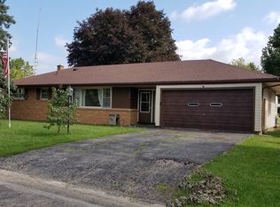 702 Monroe St, Hanover, IL 61041