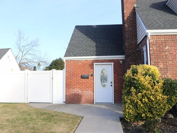 (undisclosed Address), Uniondale, NY 11553