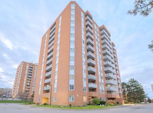 15 Sewells Rd #801, Toronto, ON M1B 3V7