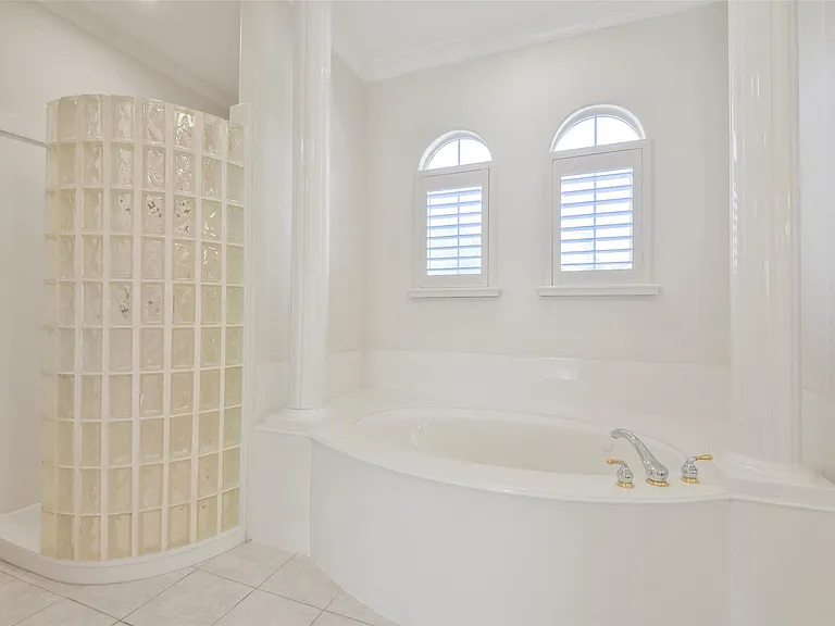8114 Hideaway Lake Cir — Photo 24