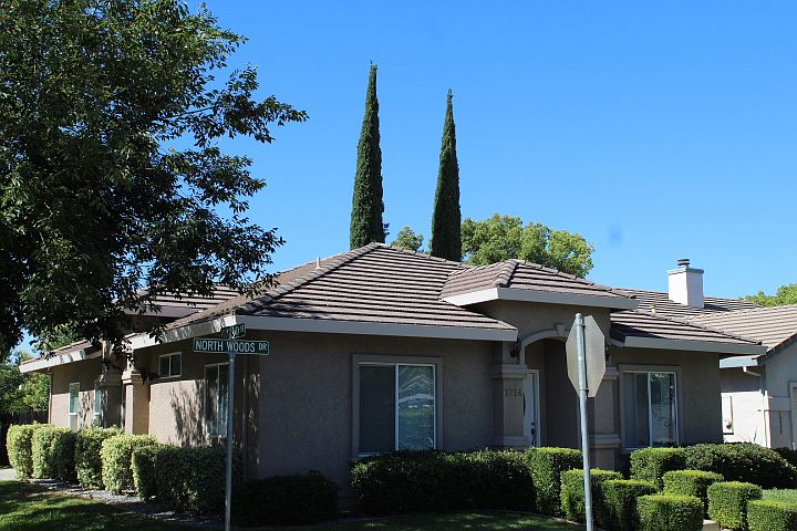 1st image of 1214 N Woods Dr