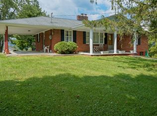 26 W H Short St, Castlewood, VA 24224