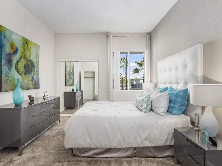 Costa Verde Village Apartments — Photo 33