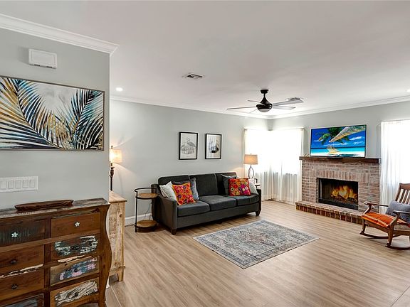 5th image of 716 42nd Ave