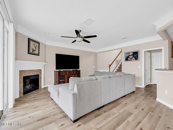 4th image of 3866 LIONHEART Drive