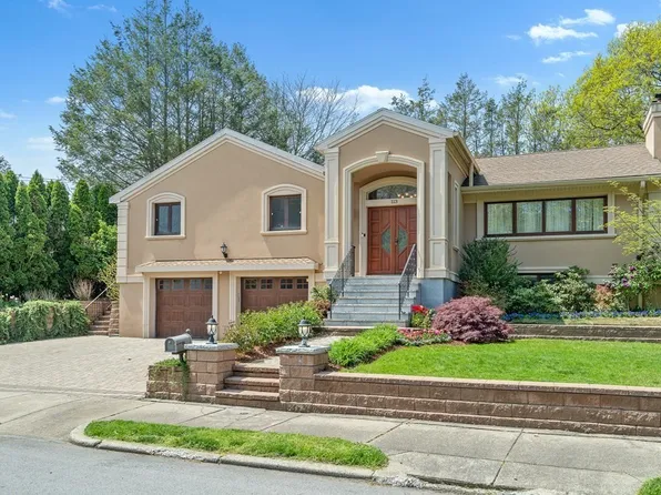 113 Deborah Rd, Newton, MA 02459
