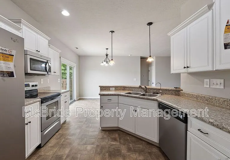 857 Westlawn Dr — Photo 9