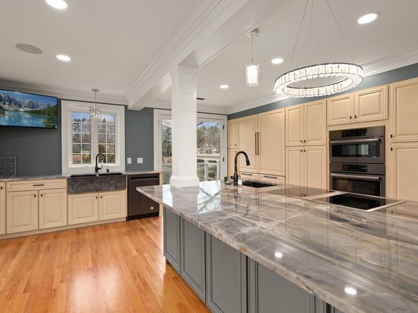 1 Deer Island St #3