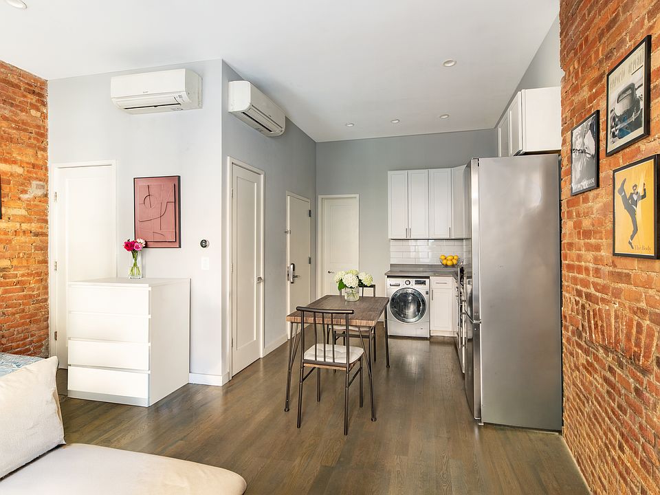 2nd image of 1018 Lexington Ave APT 3F
