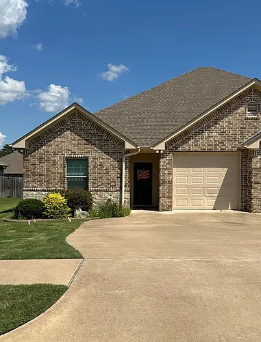 3915 Mobley Cir Photo 1