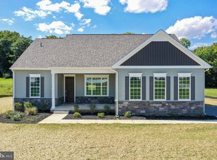 171 Chesterfield Dr, Falling Waters, WV 25419