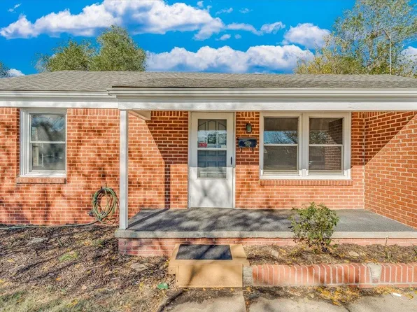 715 S Royal Rd, Wichita, KS 67207