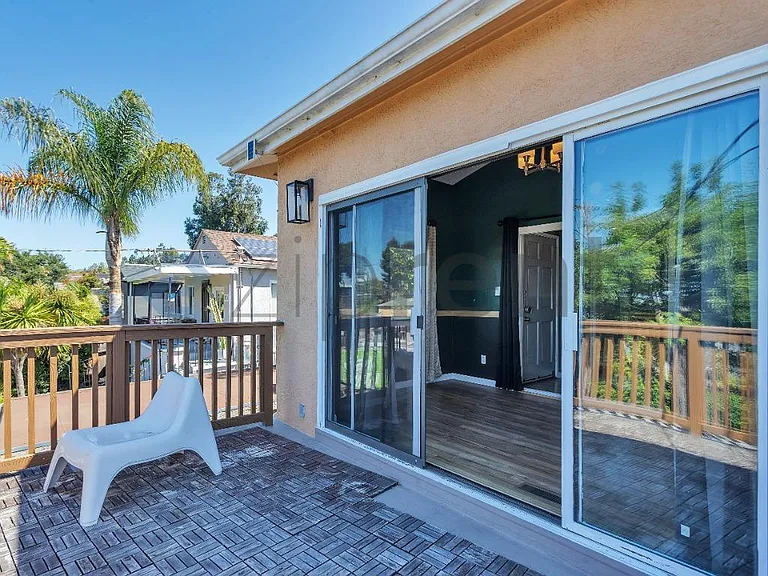 9834 Lawlor St — Photo 4