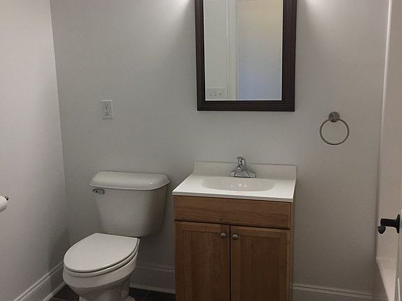 4th image of 55 Bay St APT 202