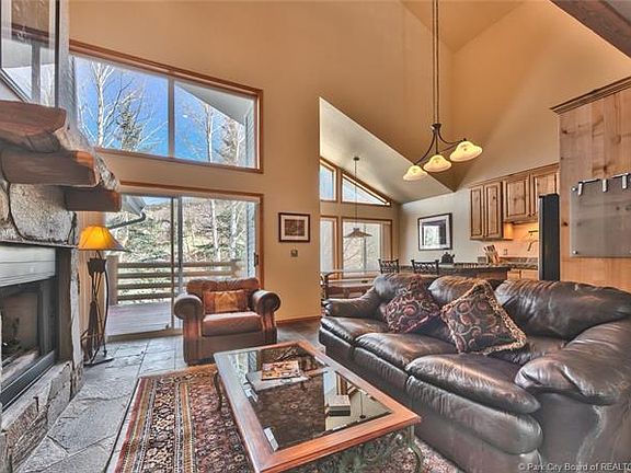 4th image of 1061 Stonebridge Cir