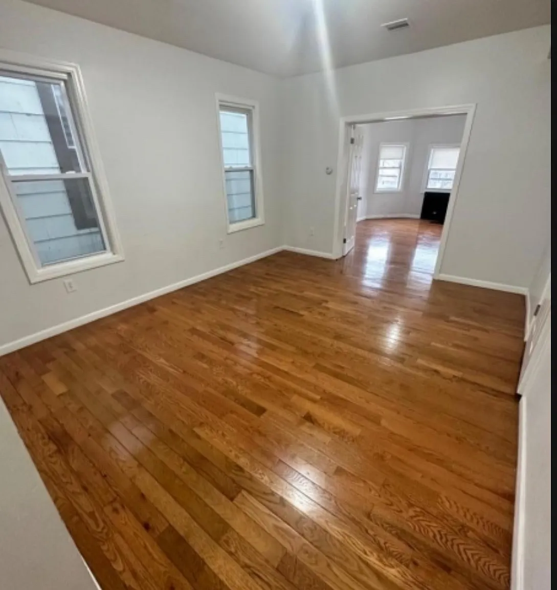 3 bed, $2,400 — Photo 3