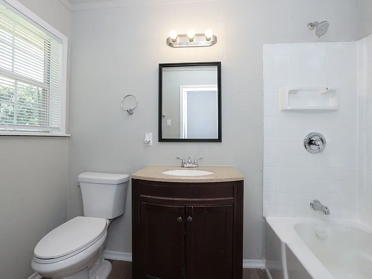 9026 Lake Forest Blvd — Photo 14