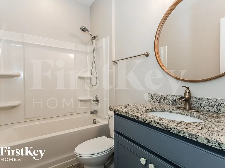 447 Stonefield Cir — Photo 16