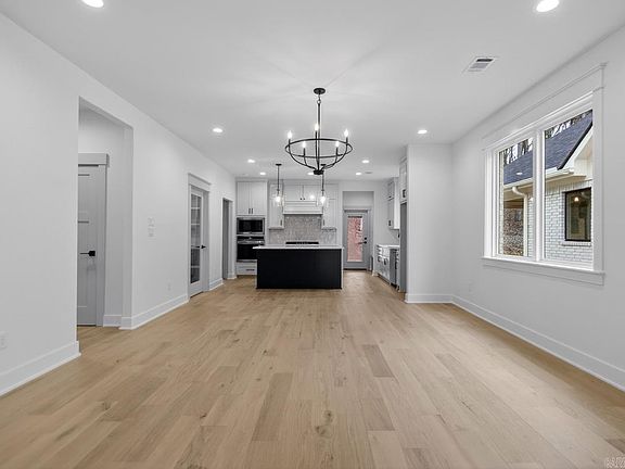 5th image of 139 Kinley Loop