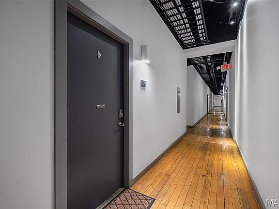 2nd image of 4242 Laclede Ave #106