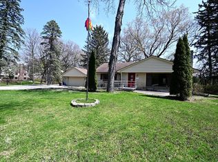 35921 N Beach Rd, Village Of Oconomowoc Lake, WI 53066