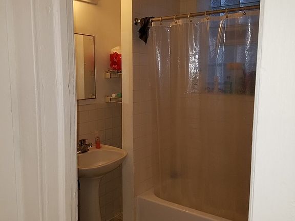 5th image of 2022 W McLean Ave APT 2R