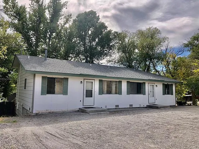 409 W Washington Ave — Photo 1
