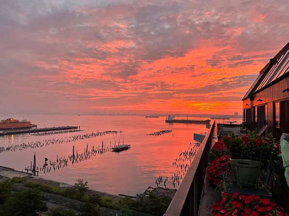 10 Bay Street Lndg APT 8h, Staten Island, NY 10301