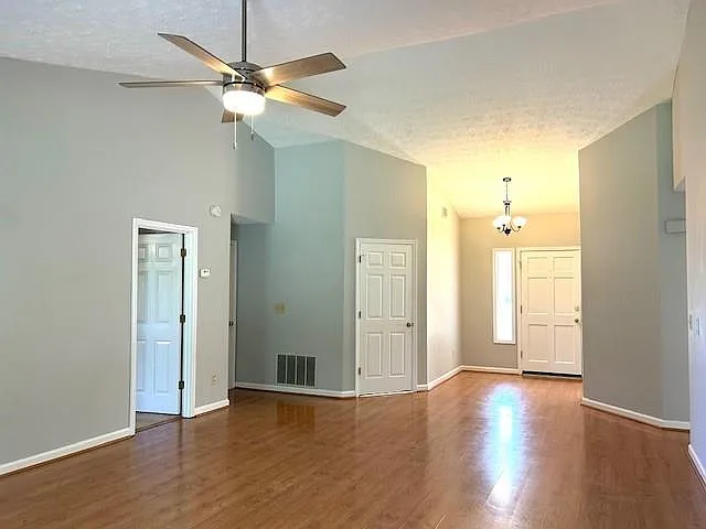 1303 Chandler Ct NW — Photo 3