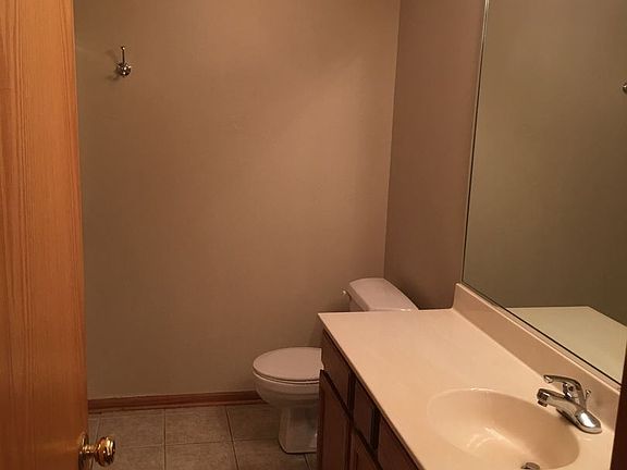 4th image of 211 Ashworth Dr APT 7