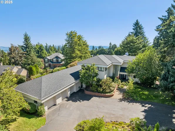 21950 Shannon Ln, West Linn, OR 97068